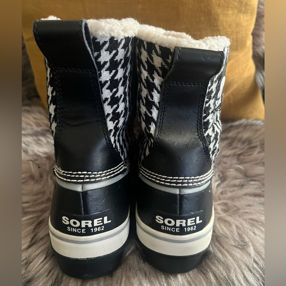 Sorel Tivoli Houndstooth Waterproof Winter Boots Sz. 9 fits like an 8.5 - Picture 2 of 7